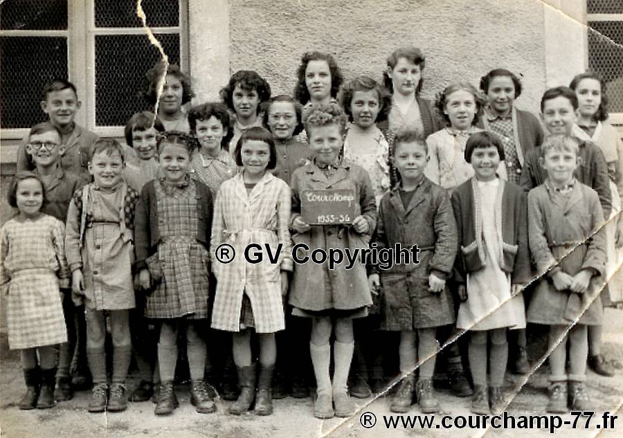 Mairie cole de Courchamp 77 Seine et Marne, Photo de Classe 1955 / 1956